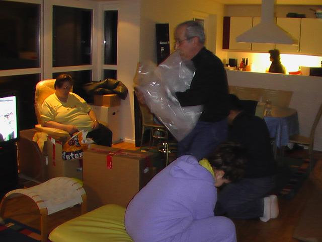 27-03-2004 19-13-42.JPG